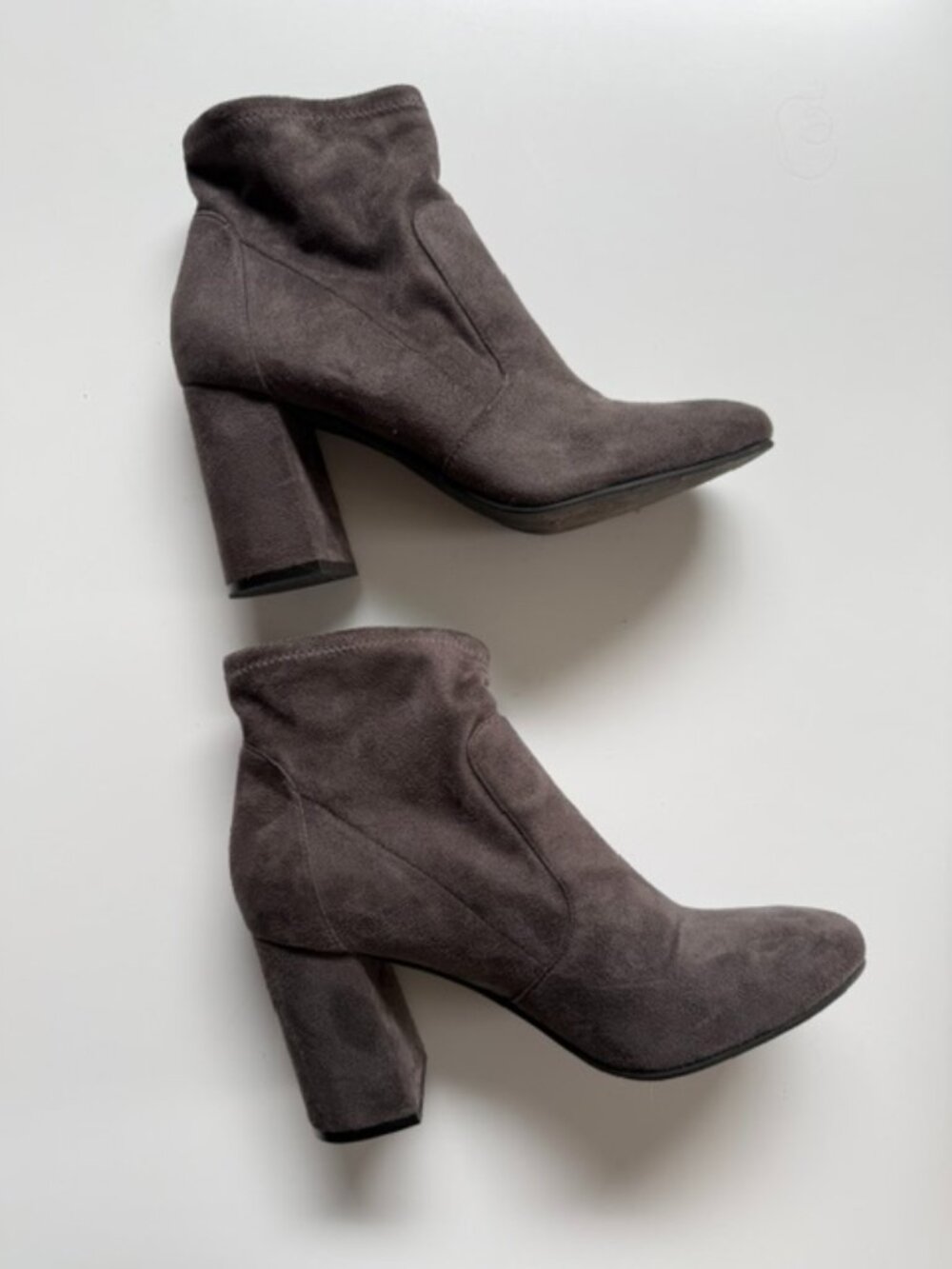 ABOUND Grey Faux Suede Ankle Boots Size 9 - WORN ONCE - NO SCUFFS
